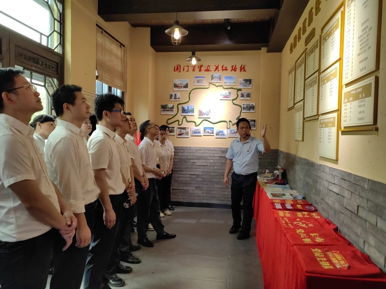 ce0c5accaf283b94f9817c9394d777d4.jpg