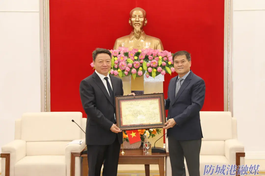 10月27日至28日,市长邱明宏率防城港市代表团访问越南。记者 苏靖 摄a.webp