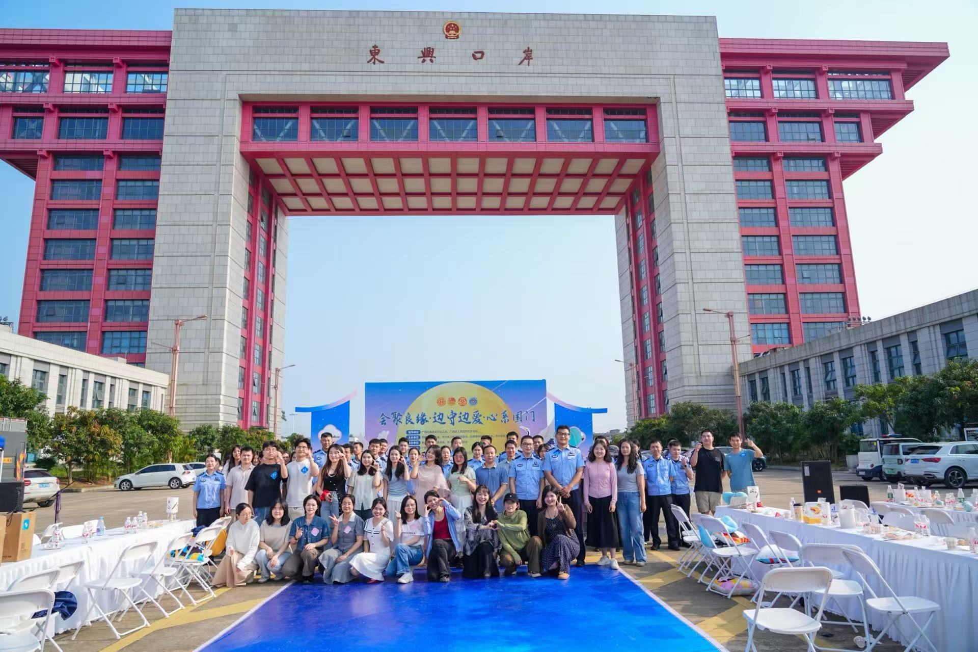 fc3c95135f5e4f6bd911e5662bcba82.jpg