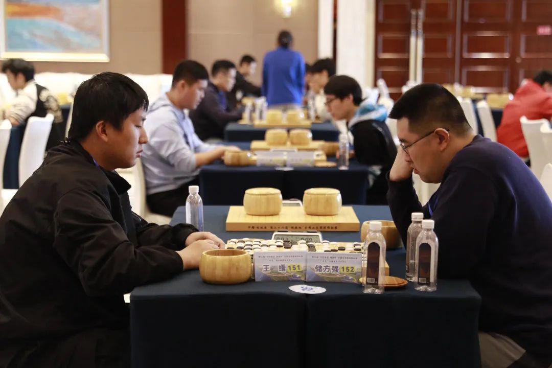 第36届华控集团晚报杯全国业余围棋锦标赛在防城港拉开帷幕