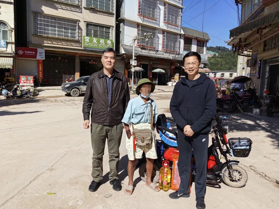 自治区人民医院防城港医院防城港市第一人民医院赴上思县南屏乡巴乃村