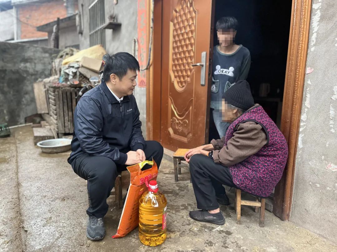 自治区人民医院防城港医院防城港市第一人民医院赴上思县南屏乡巴乃村